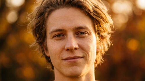 scopri le 7 frasi che rivelano la vulnerabilità nascosta dietro l'apparente forza di chi dice « non ho bisogno di nessuno ».